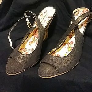 Wrap around the ankle strap shoes